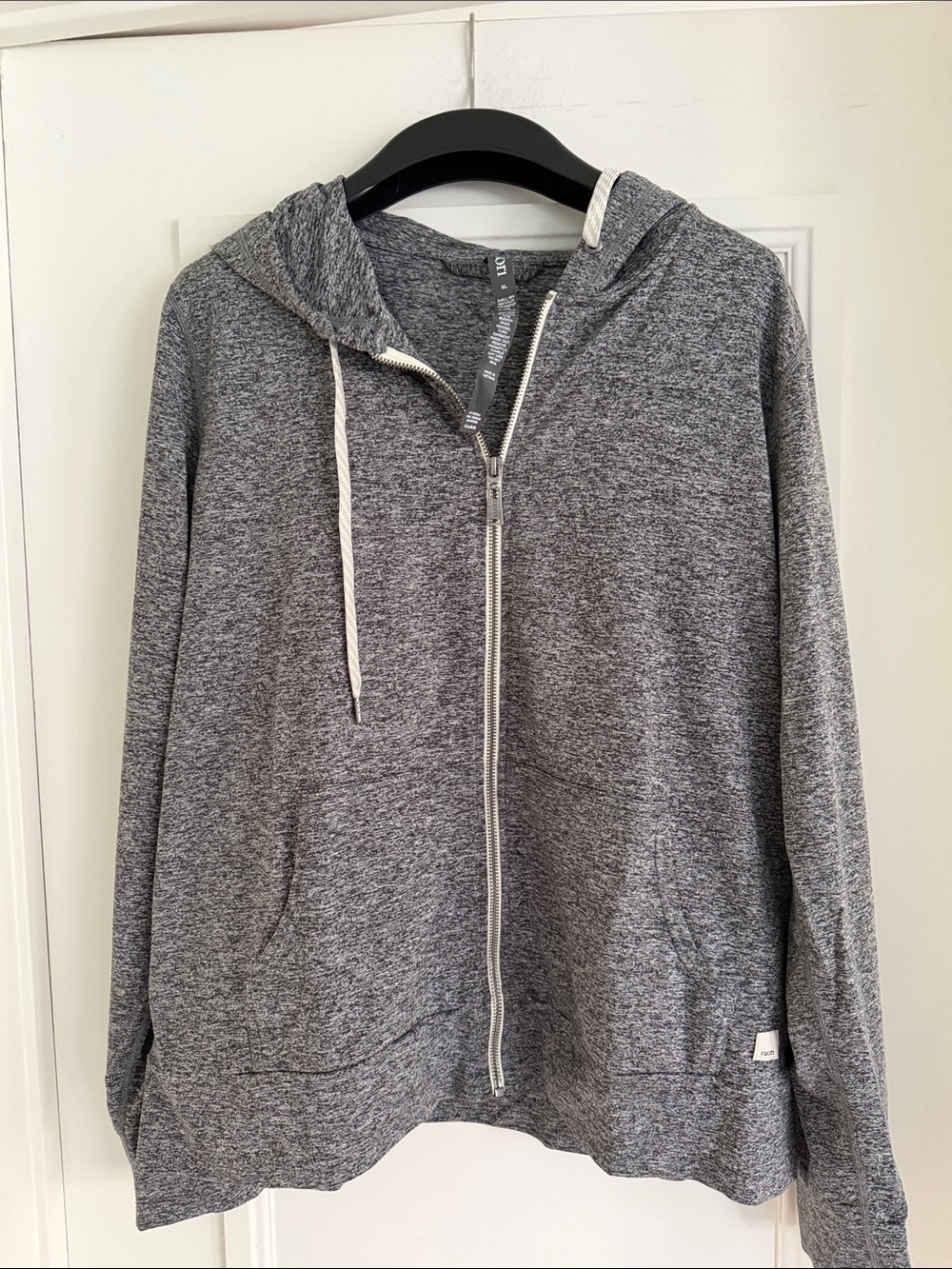 Vuori Women's Heather Gray Full-Zip Hoodie